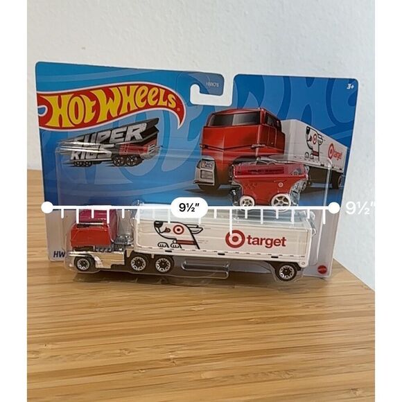 Hot Wheels Target Delivery Truck with Shopping Cart 1:64 - Picture 2 of 7
